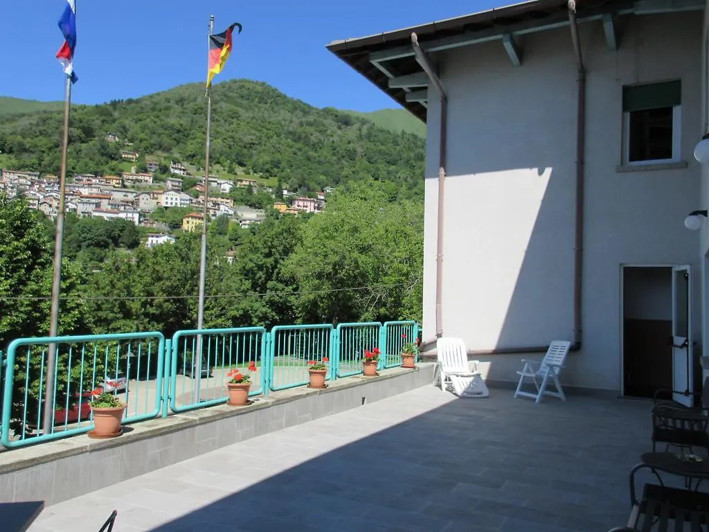 **  Hotel National Zelbio Italy