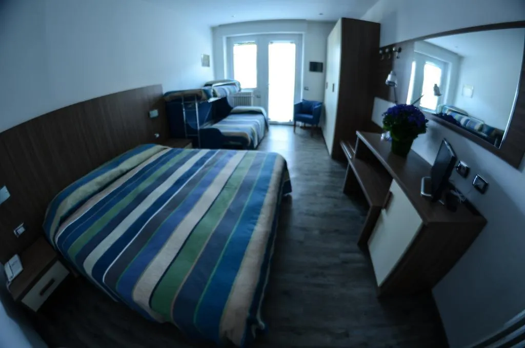 Hotel National Zelbio 2*,  Italy