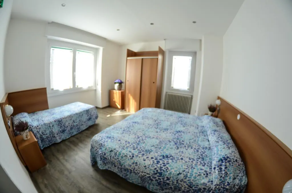**  Hotel National Zelbio Italy