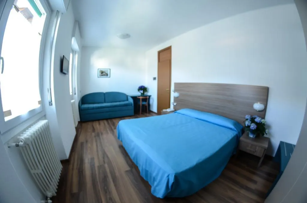 Hotel National Zelbio 2*,  Italy